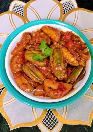 A picture of Parmal/ Pointed gourd curry.
