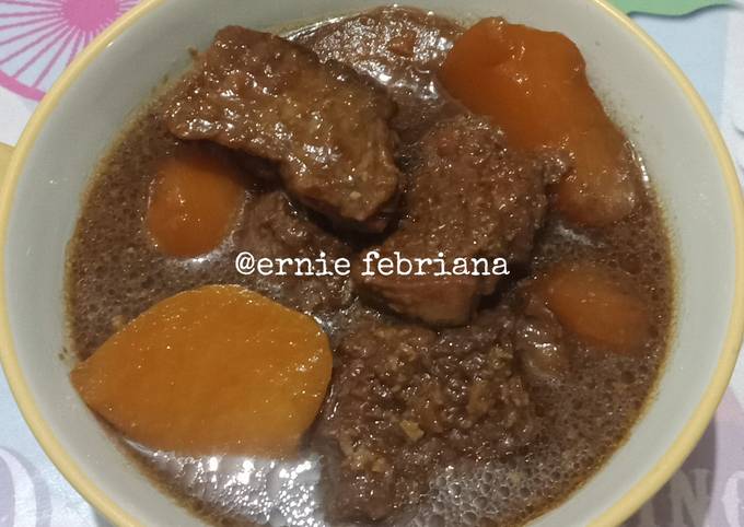 Semur Daging dan Kentang