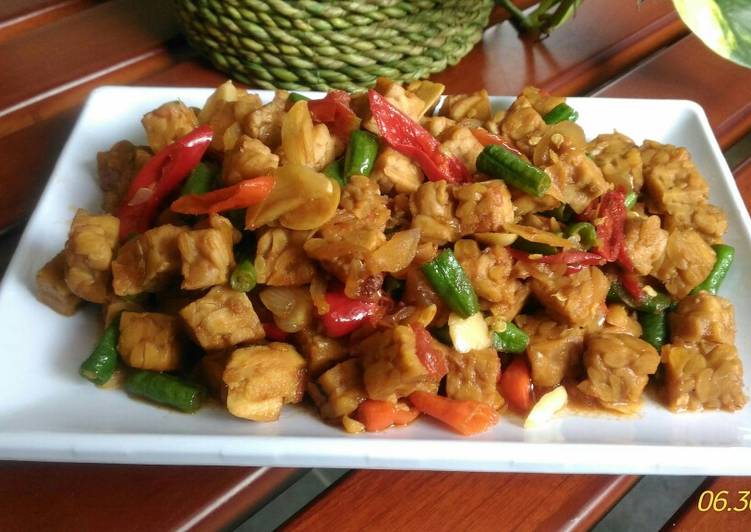 Resep Tumis tempe kacang panjang pedas yang Enak Banget