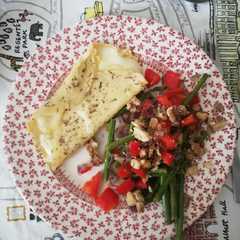 Una foto de Crepe con queso y verduras