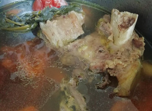 Marha... aki mondja! Marhahúsleves velős csonttal, grízgaluskával recept fotója