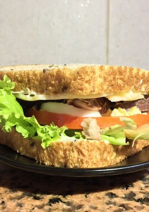 Una foto de Sándwich de caballa 🥪