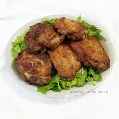 A picture of Indonesian Traditional Fried Chicken (Ayam Ungkep).