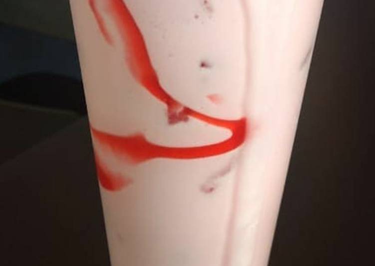 Easy Recipe: Delicious Strawberry milkshake