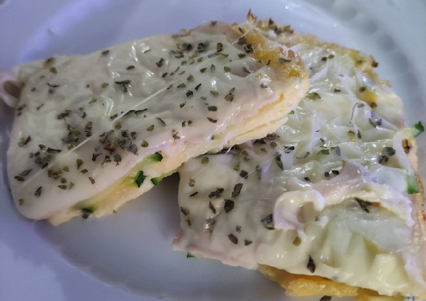 Tortilla de calabacín jamón de pavo y queso en horno