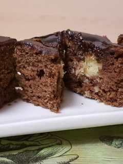 Una foto de Delicia de chocolate con meteoritos de coco