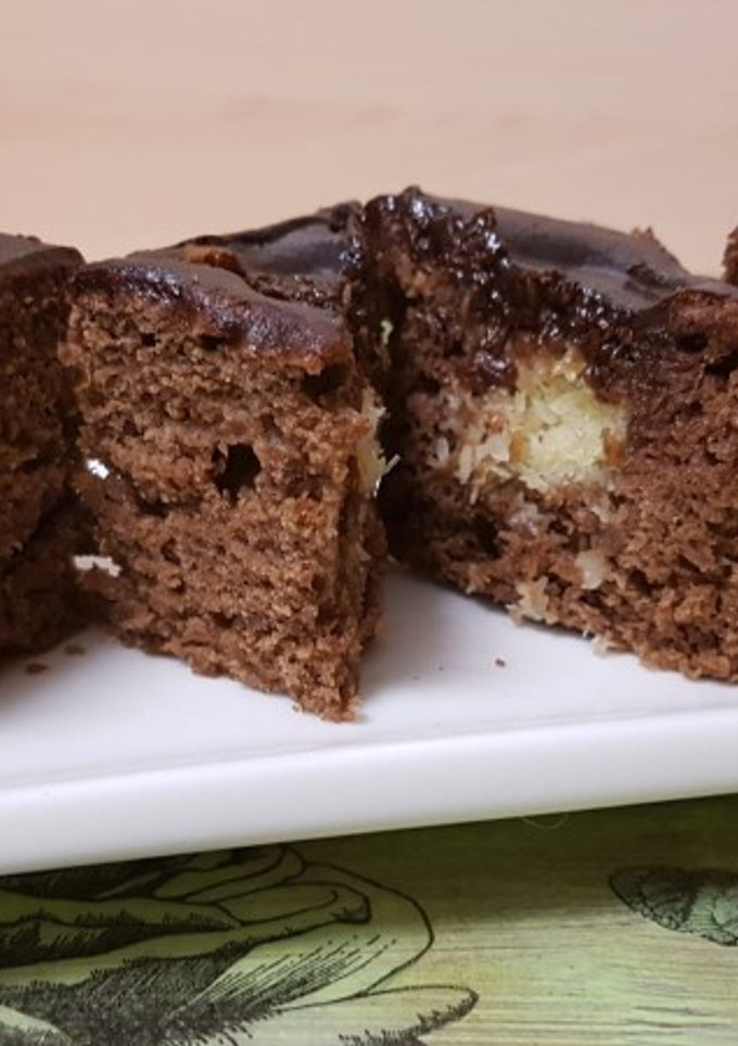 Una foto de Delicia de chocolate con meteoritos de coco