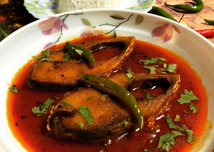 Easy Achari Tel Ilish (Bengali Fish Curry)