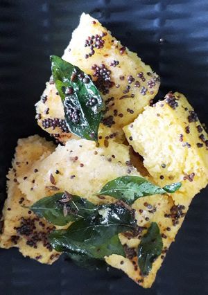 A picture of Rava dhokla.