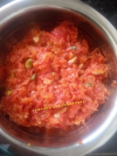 गाजर हलवा (gajar halwa recipe in marathi) रेसिपी चे मुख्य फोटो