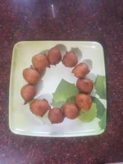 गुलगुला (Gulgula recipe in Hindi) रेसिपी मुख्य फोटो
