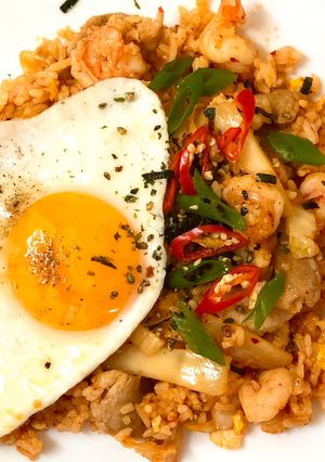 Foto resep Kimchi Bokkeumbap / Kimchi Fried Rice / Nasi Goreng Kimchi Simple