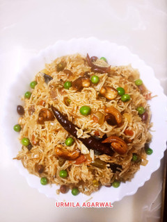 सेवई उपमा(sevyi upma recipe in hindi) रेसिपी मुख्य फोटो