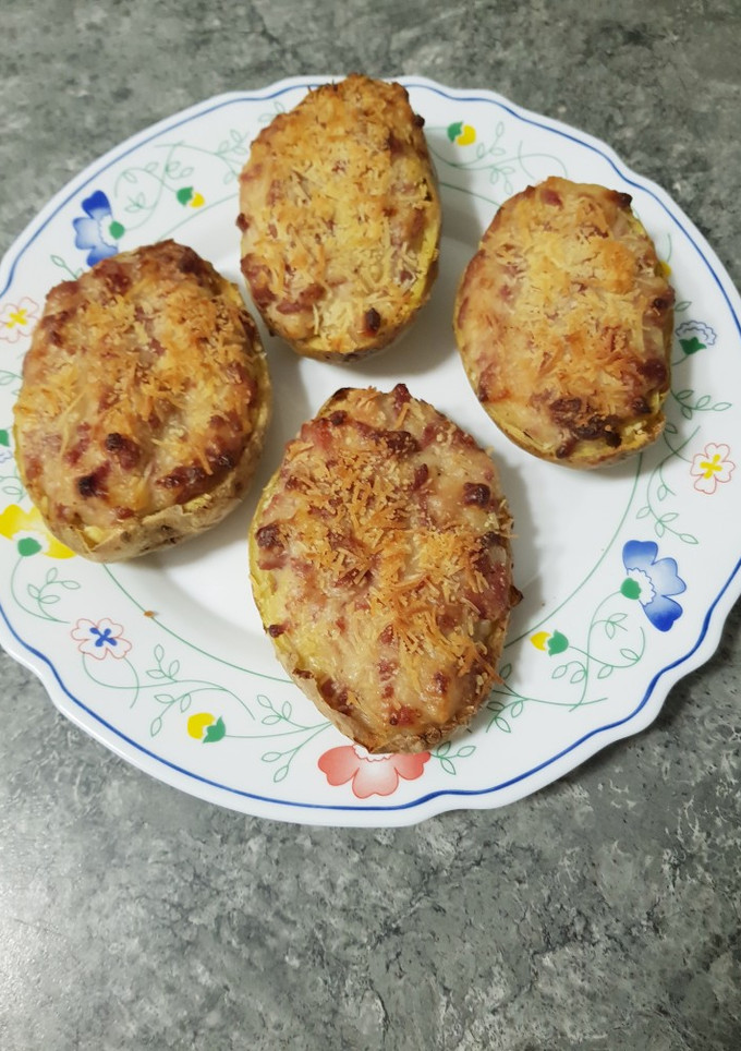 Una foto de Patatas rellenas de carne picada