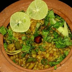 A picture of Dhaba style daal mash.
