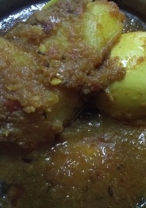 A picture of Egg curry.