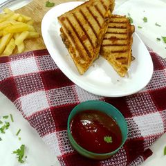A picture of Mushroom sandwich.