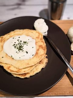Gluténmentes sajtos palacsinta recept fotója