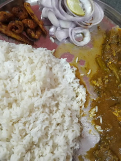 फिश करी (fish curry recipe in marathi) रेसिपी चे मुख्य फोटो
