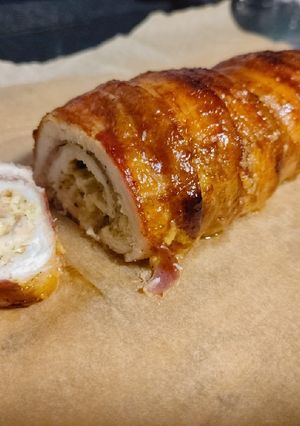 Sajttal töltött csirkemell tekercs baconbe göngyölve recept fotója