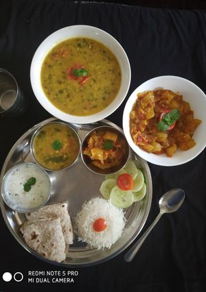 मिक्स पालक दाल और खीरे की सब्जी (Mix palak dal aur kheer ki kheere ki sabzi recipe in hindi) रेसिपी मुख्य फोटो