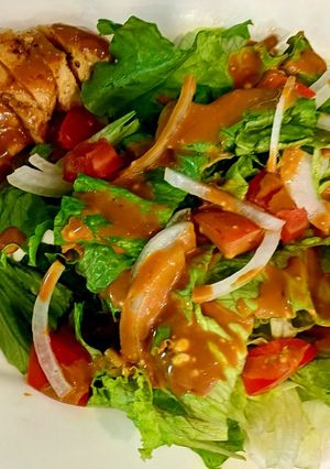 Hình của món Salad ức gà.