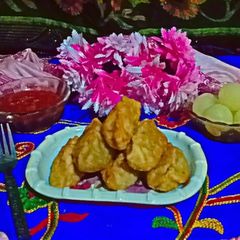 A picture of Fried stuffed momos.