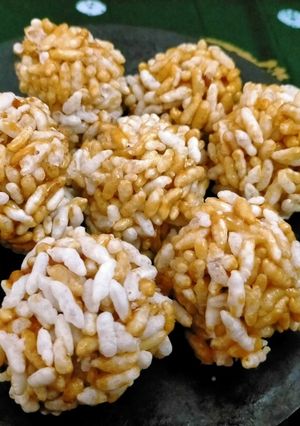 મમરાના લાડવા(Mamra ladoo Recipe in Gujarati) રેસીપી મુખ્ય ફોટો