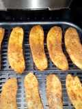 Banana caramelizada na air fryer