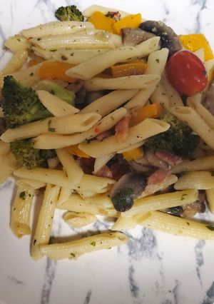 Una foto de Pasta penne con verduras