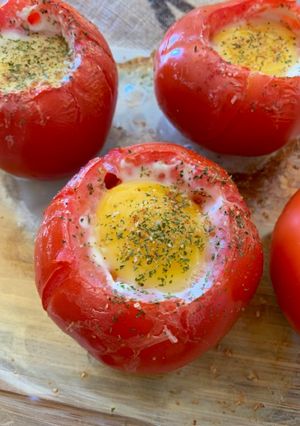 Une photo de ☆ Œufs Cocotte Ricotta, en Nid de Tomate ☆
