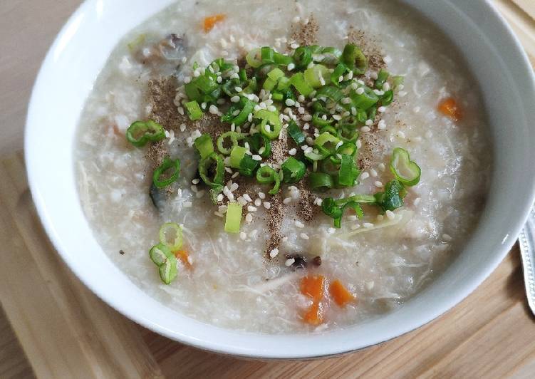 Dakjuk (Korean Chicken Porridge)