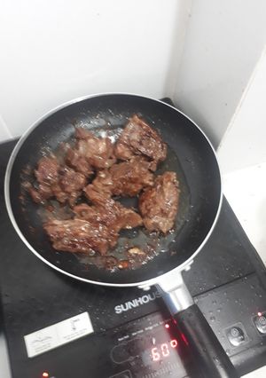 Hình của món Sườn ram vị nướng.