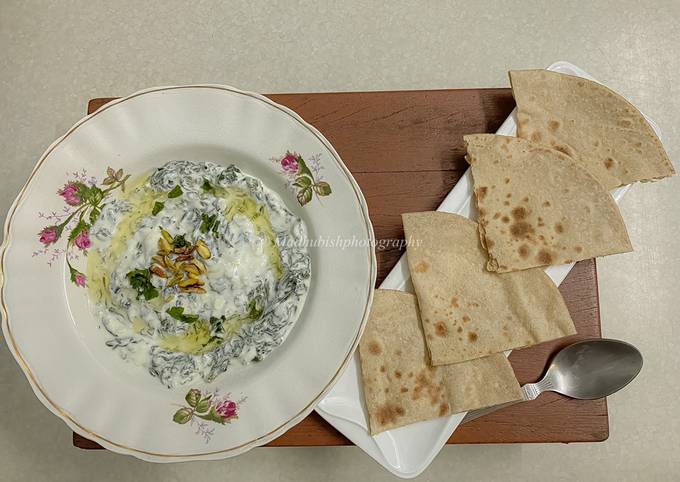 Step-by-Step Guide to Make Favorite Spinach Borani Dip