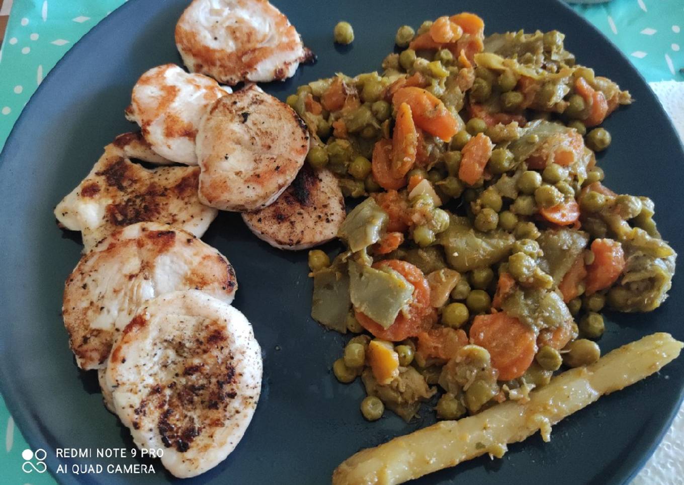 Menestra de verduras con solomillo de pavo a la plancha