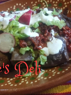 Una foto de Enfrijoladas con chorizo ranchero (soya)
