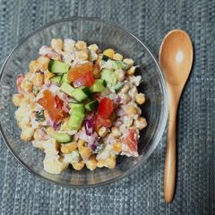 A picture of Yogurt Channa Chaat.