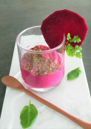 Une photo de Verrine de betterave à la mozarella