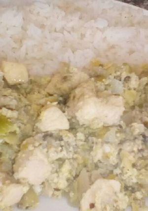 Una foto de Revuelto de zapallitos y pollo