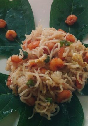 A picture of Stir Fried Shrimp and egg noodles ♥.