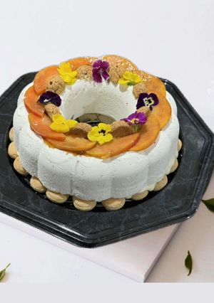 A picture of Yogurt, Peach, and Amaretti Ice Cream Cake.
