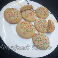 A picture of Colourful Sprinkle cookies.