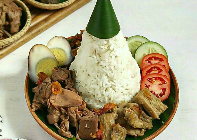 Ternyata ini lho! Resep membuat Tumpeng Mini Nasi Gudeg  gurih
