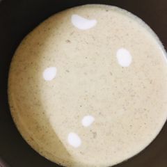 A picture of White gravy.