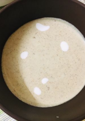 A picture of White gravy.