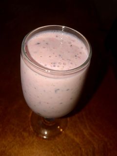 Una foto de Batido nutritivo de arándanos y fresas 🍓