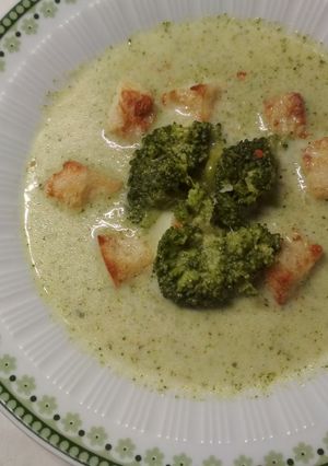 Brokkoli krémleves recept fotója