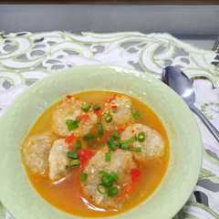 A picture of Cireng kuah pedas.