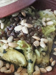 Una foto de Tagin tradicional fácil y rápido / comida de Marruecos