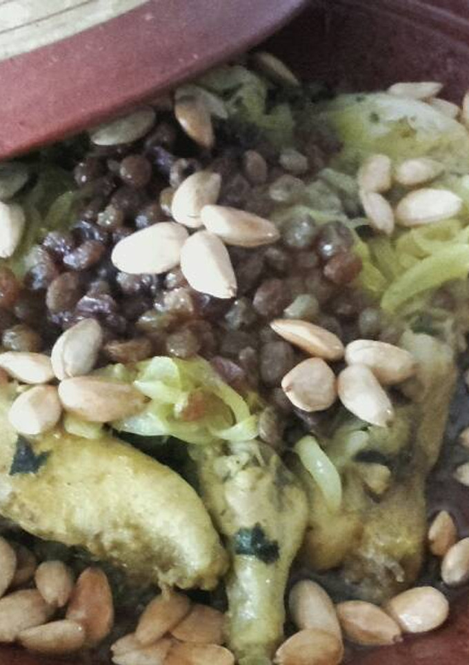 Una foto de Tagin tradicional fácil y rápido / comida de Marruecos